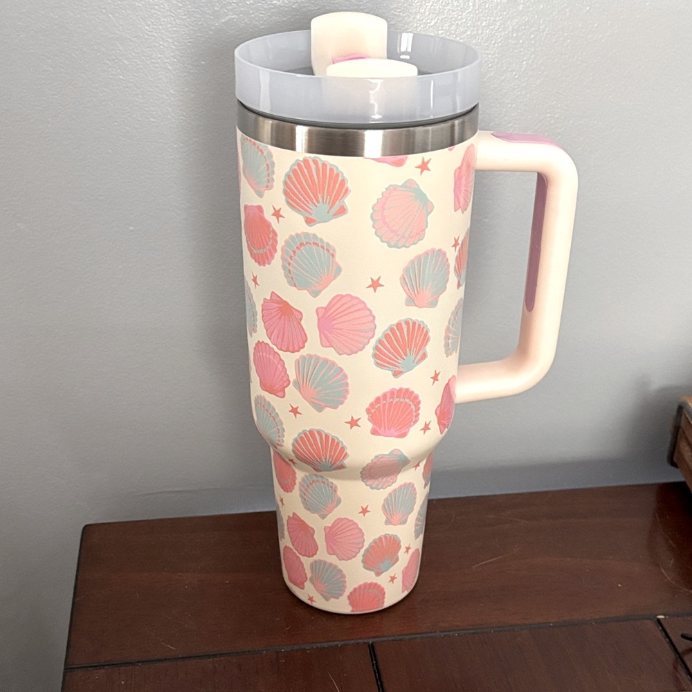 Seashell Patterned Travel Mug